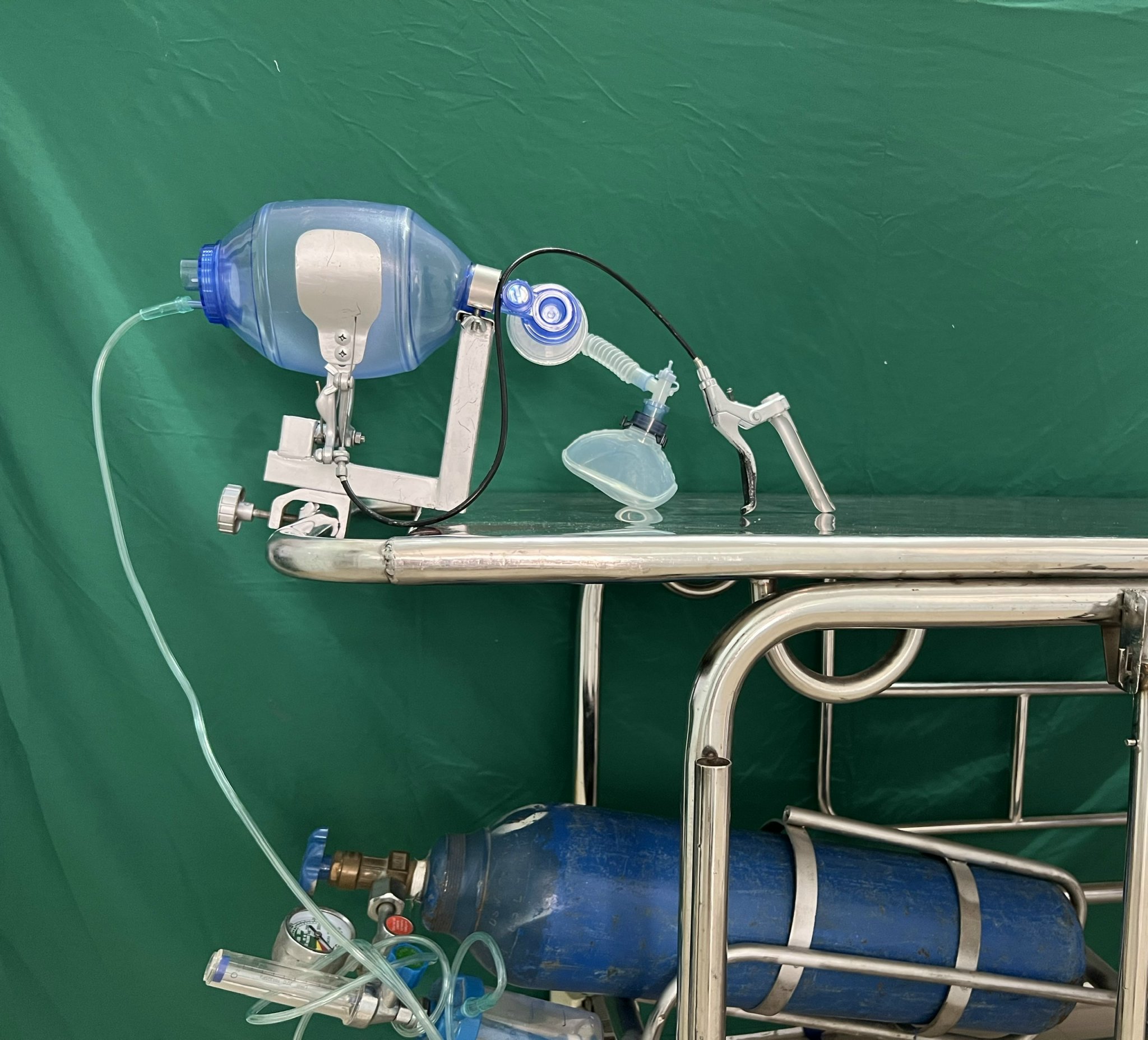 Khoa Gây mê Bệnh viện Bỏng Quốc gia nghiên cứu chế tạo dụng cụ hỗ trợ hô hấp cho vận chuyển bệnh nhân