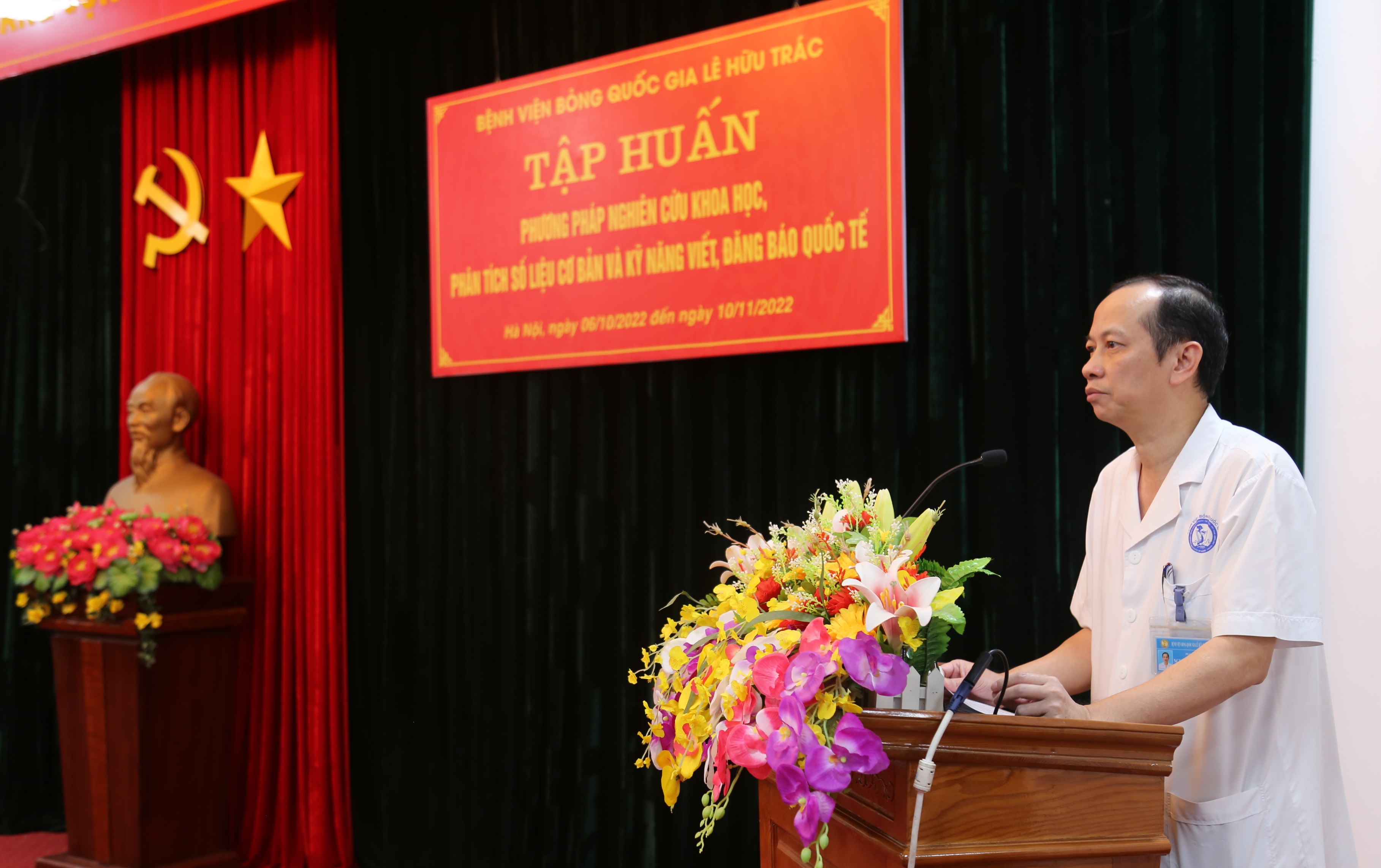 Khai mạc lớp tập huấn Phương pháp nghiên cứu khoa học, phân tích số liệu cơ bản và kỹ năng viết, đăng báo quốc tế