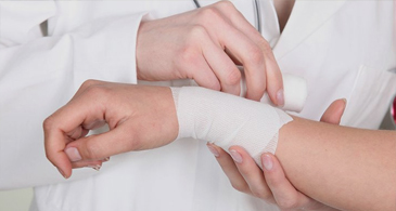 Khám & điều trị liền vết thương