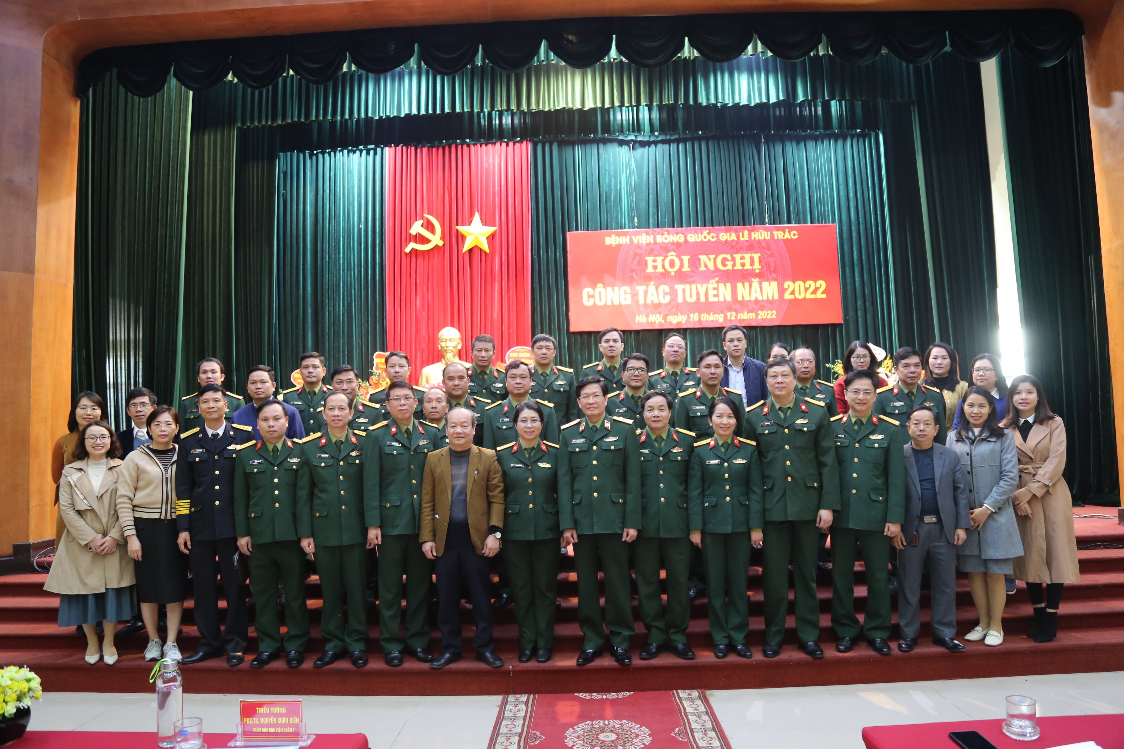 Bệnh viện Bỏng Quốc gia Lê Hữu Trác tổ chức thành công Hội nghị công tác tuyến năm 2022