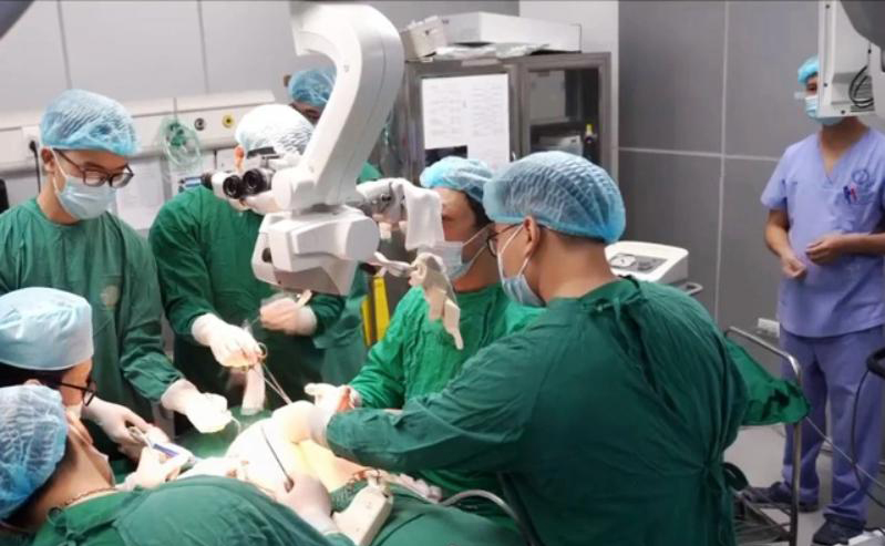 Kỳ tích tái tạo khuôn mặt cho bệnh nhân bị bỏng nặng từ nhỏ