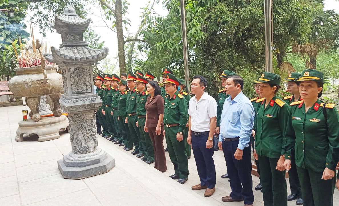 Bệnh viện Bỏng quốc gia Lê Hữu Trác tổ chức chương trình "Về nguồn"