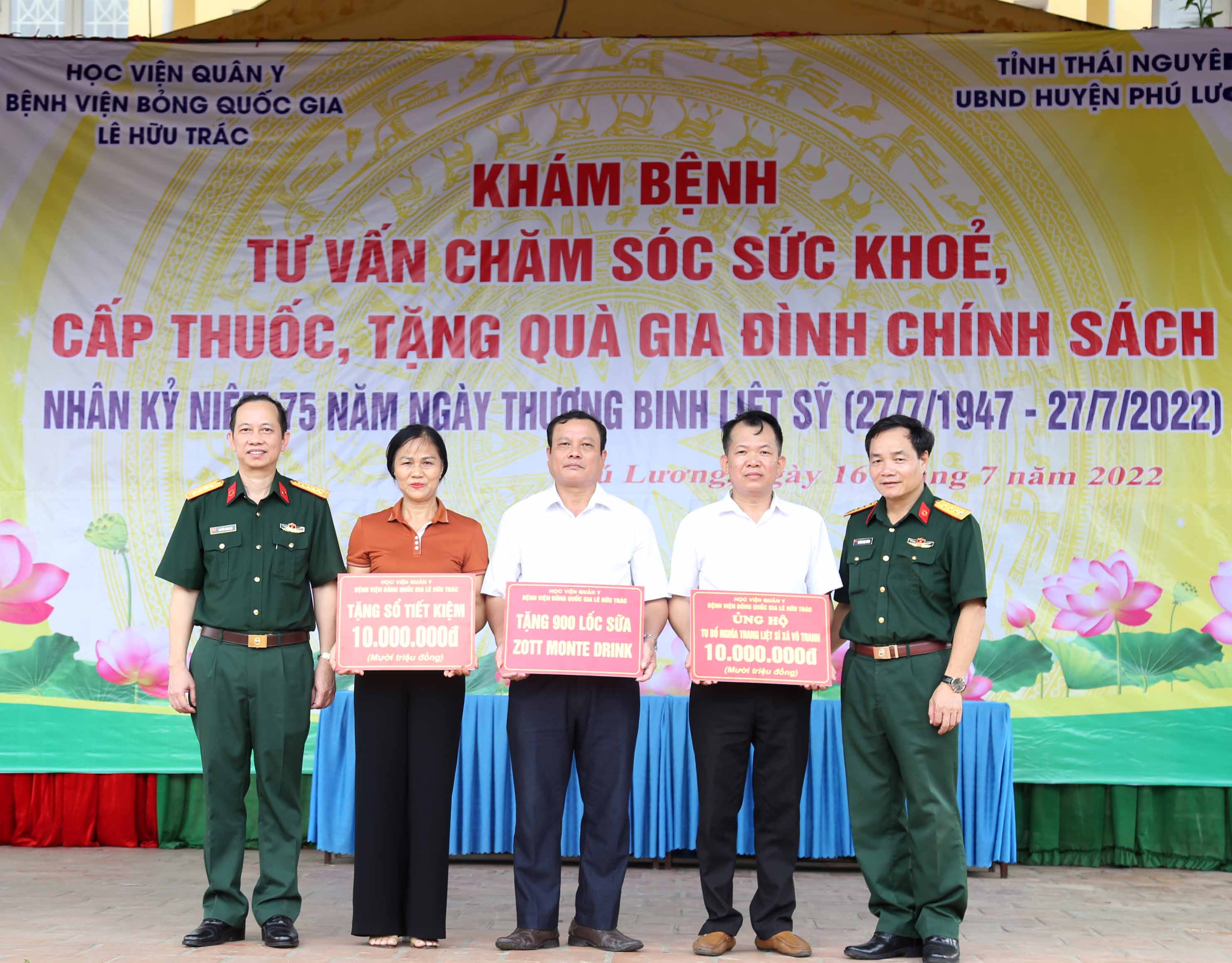 Bệnh viện Bỏng Quốc gia Lê Hữu Trác khám, tư vấn sức khỏe cho đối tượng chính sách tại huyện Phú Lương, tỉnh Thái Nguyên