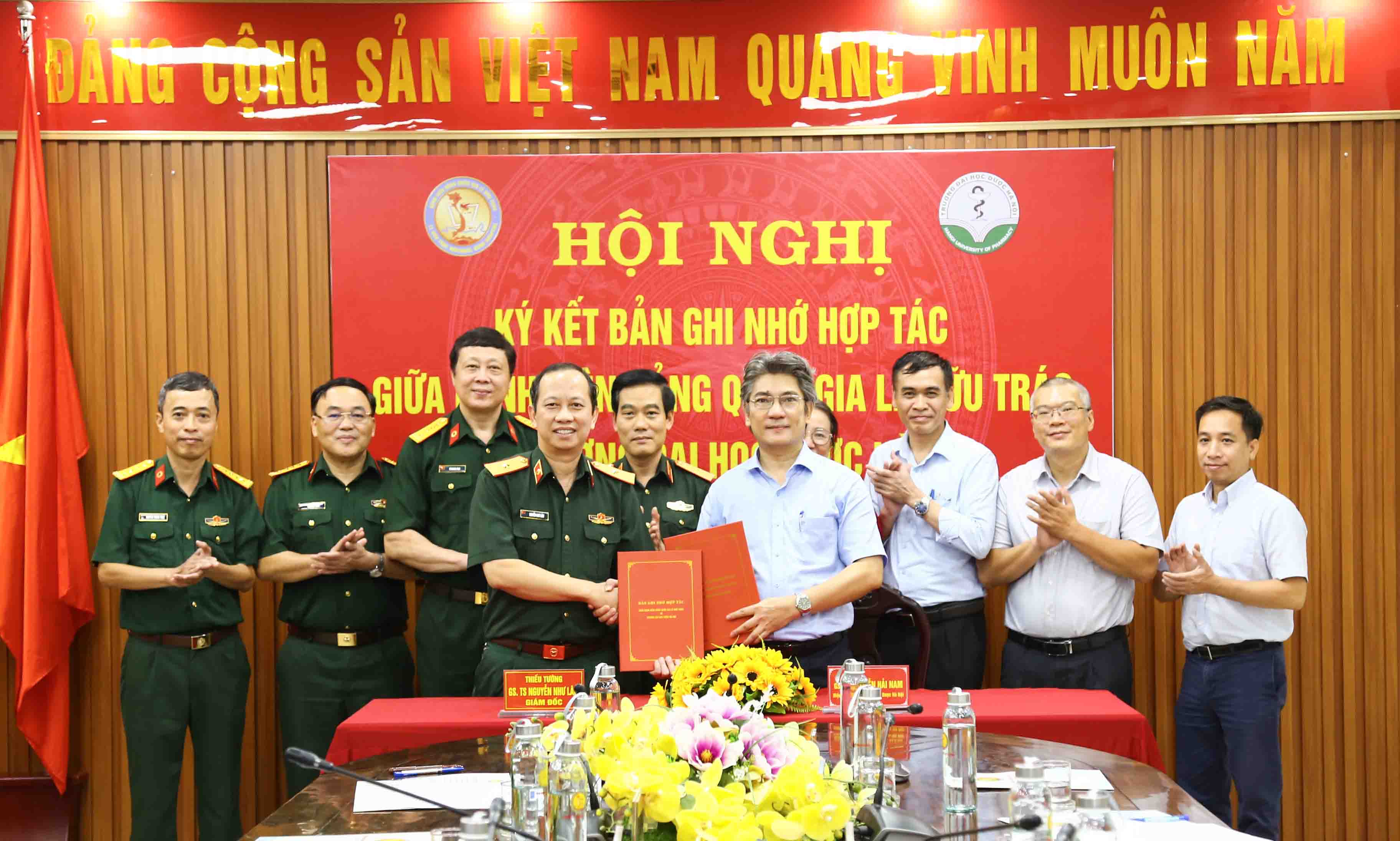 Bệnh viện Bỏng Quốc gia Lê Hữu Trác hợp tác về đào tạo và nghiên cứu khoa học với Trường Đại học Dược Hà Nội