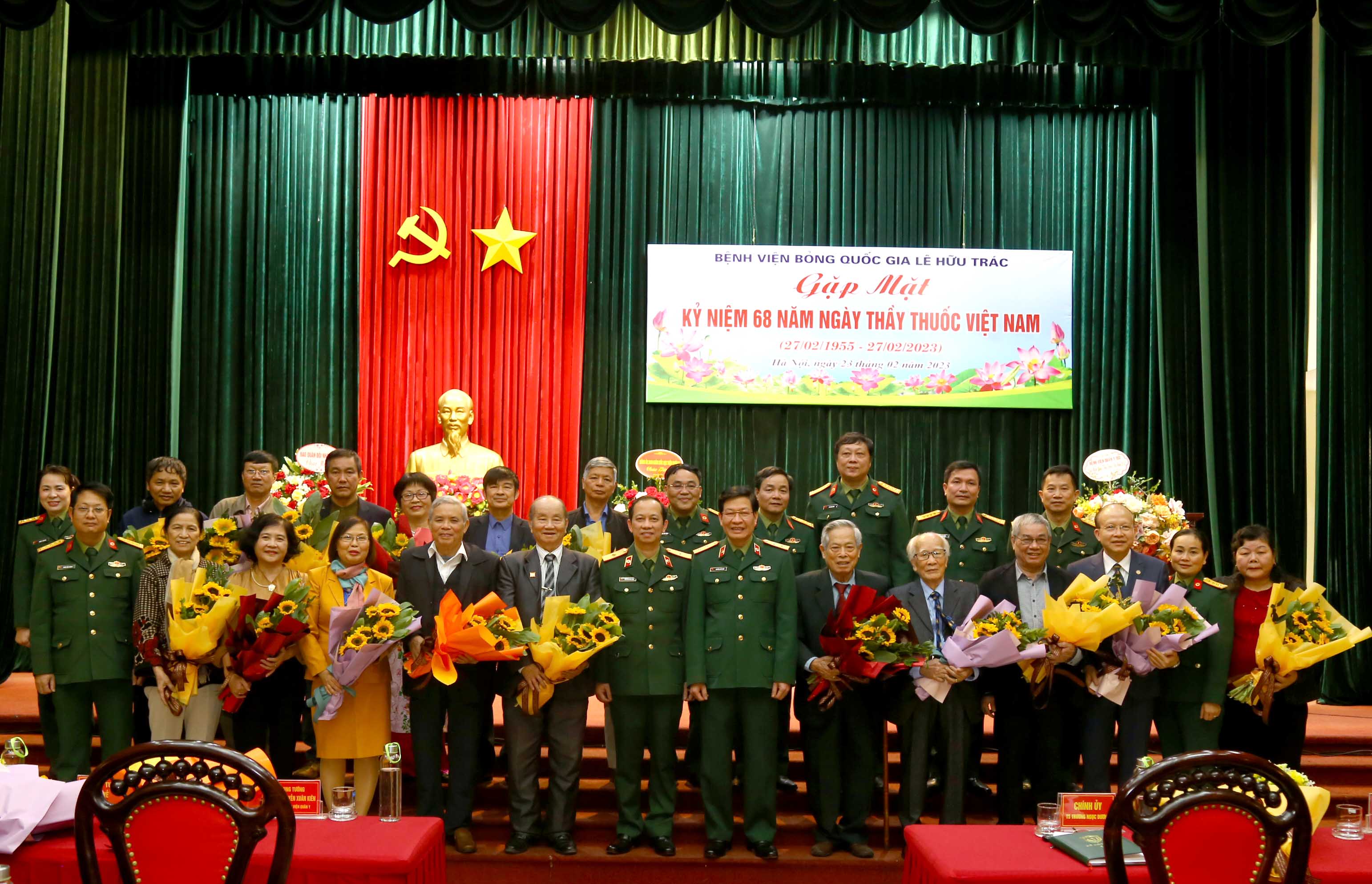 Bệnh viện Bỏng quốc gia Lê Hữu Trác tổ chức gặp mặt kỷ niệm 68 năm ngày Thầy thuốc Việt Nam