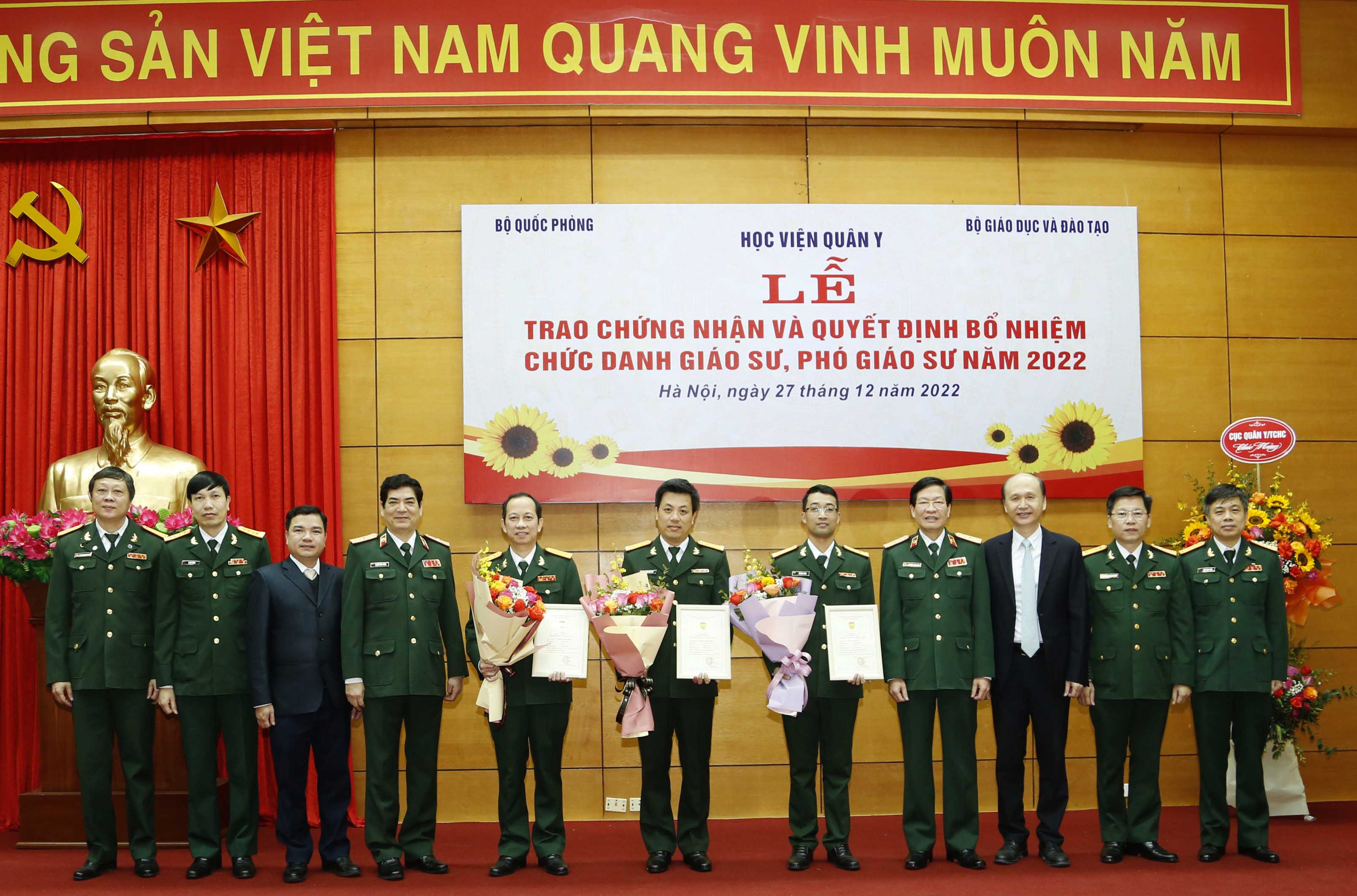 Học viện Quân y trao chứng nhận, quyết định bổ nhiệm chức danh giáo sư, phó giáo sư năm 2022
