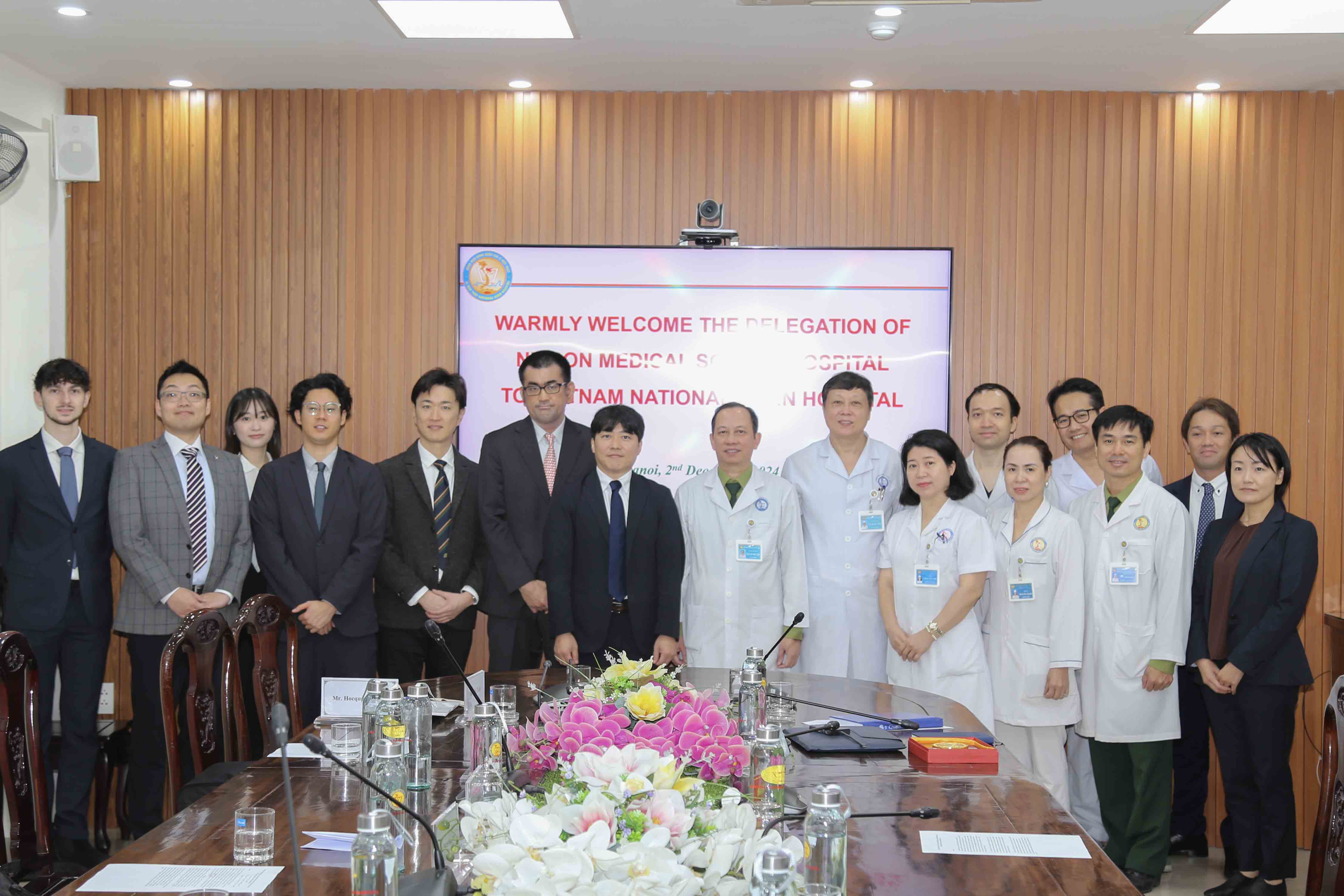 Bệnh viện Trường đại học Y Nippon, Nhật Bản đến thăm và hợp tác làm việc với Bệnh viện Bỏng Quốc gia Lê Hữu Trác