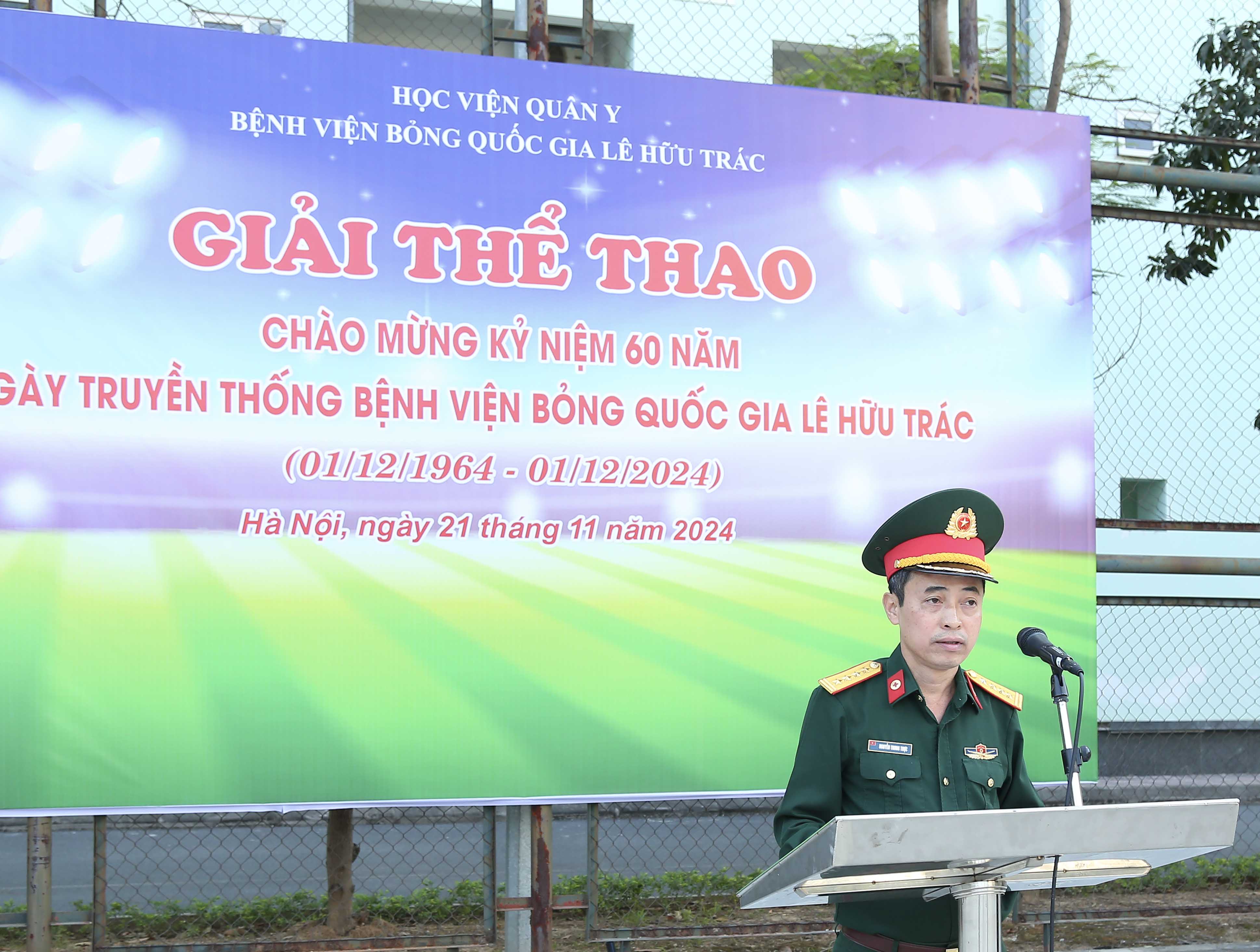 Sôi nổi hoạt động thể thao chào mừng kỷ niệm 60 năm Ngày truyền thống Bệnh viện Bỏng Quốc gia Lê Hữu Trác