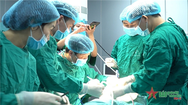 Ngày cuối năm ở nơi ánh sáng không bao giờ tắt