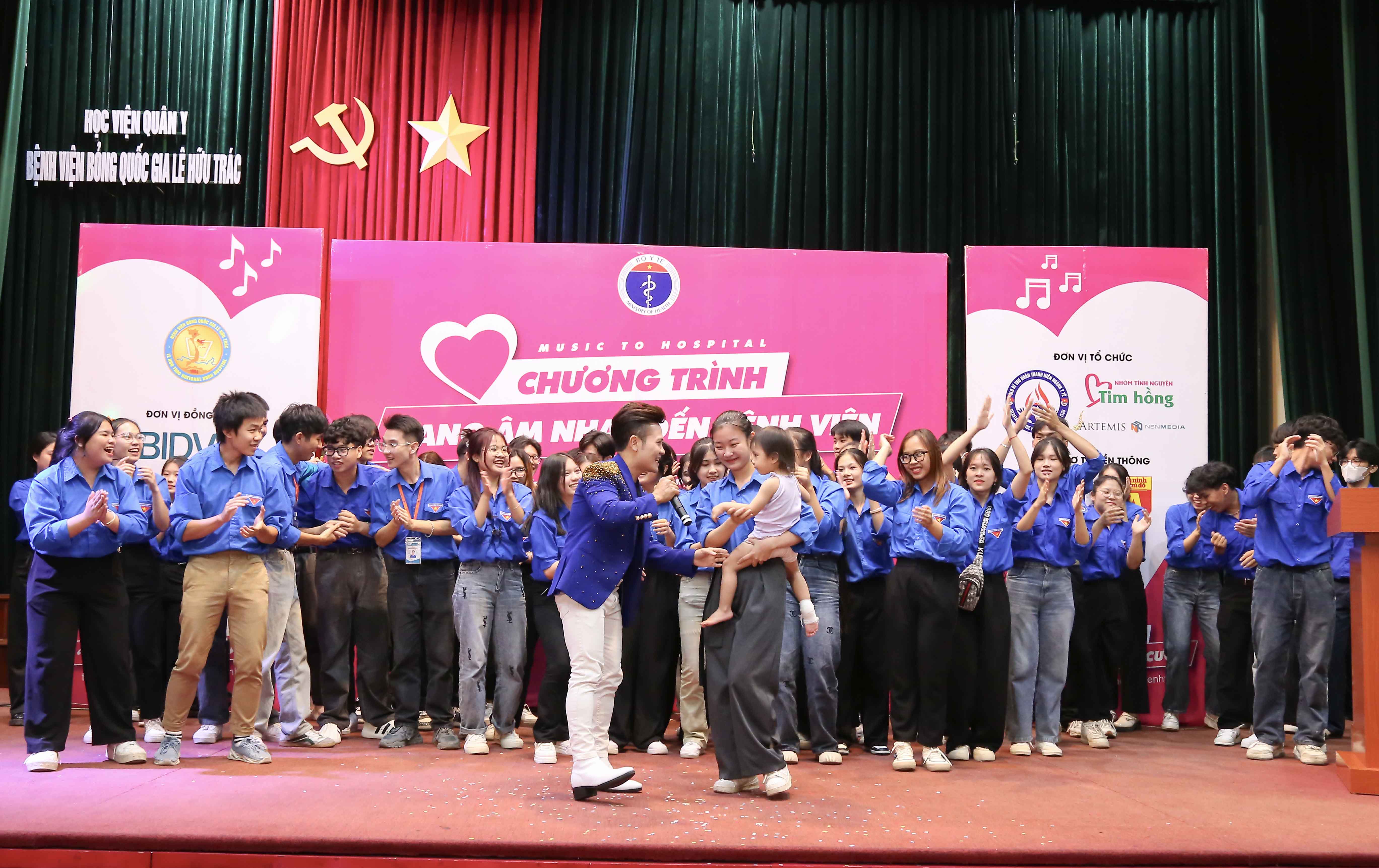 Hành trình yêu thương và sẻ chia sẻ của chương trình mang âm nhạc tới Bệnh viện Bỏng Quốc gia Lê Hữu Trác