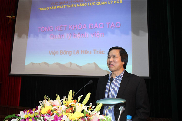 Bế giảng khóa đào tạo Quản lý bệnh viện