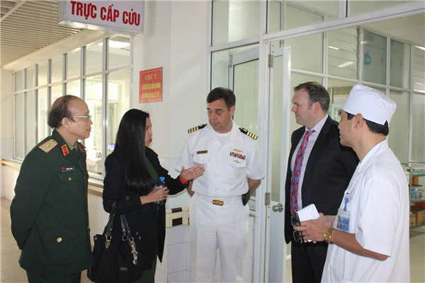 Tiếp đón và trao đổi chuyên môn về PTTH với chuyên gia Hoa Kỳ