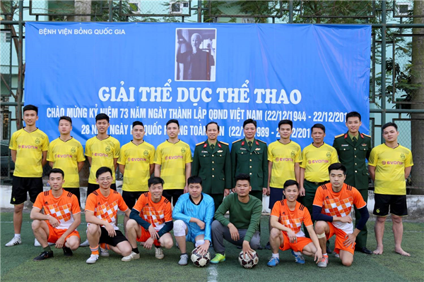 Trận chung kết giải bóng đá nam Viện Bỏng Quốc gia năm 2017