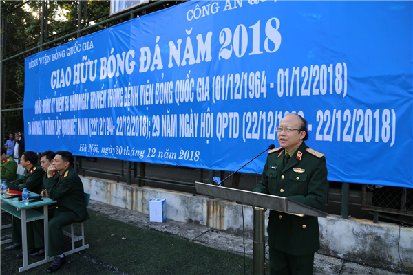 Giao hữu bóng đá giữa Đội bóng đá nam Bệnh viện Bỏng Quốc gia và Đội bóng đá nam Công An quận Hà Đông