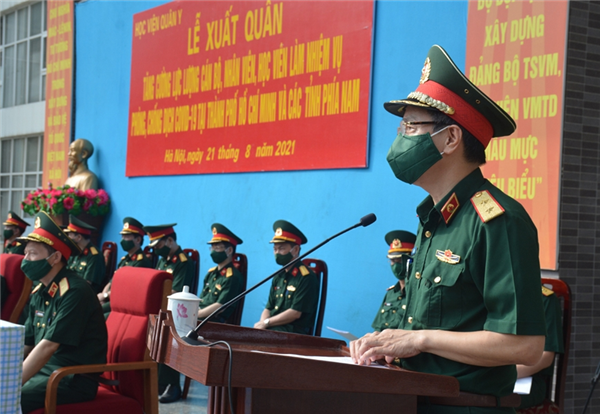 300 cán bộ, học viên Học viện Quân y vào miền Nam chống dịch